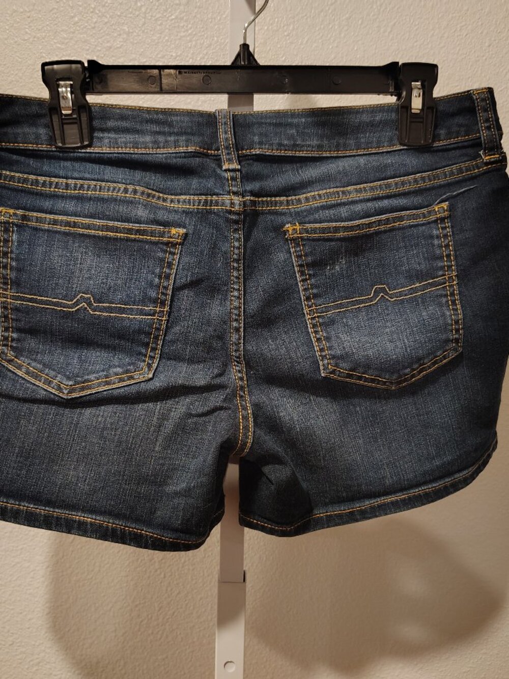 Arizona Jean Company Junior's Denim Jean Shorts Size 9 Stretch Zip Fly 5 Pocket